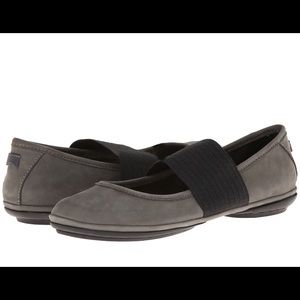 Camper right Nina ballet flats in gray suede